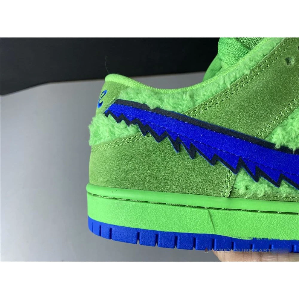 Hypeyourbeast Nike SB Dunk Low X Grateful Dead Green Bear 12 Hypeyourbeast Nike SB Dunk Low X Grateful Dead Green Bear