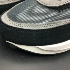 Hypeyourbeast Nike LD Waffle Sacai Dark Grey 36 Hypeyourbeast Nike LD Waffle Sacai Dark Grey