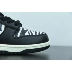 HypeYourBeast Quartersnacks X Dunk Low SB 'Little Debbie’s Zebra Cakes' 26 HypeYourBeast Quartersnacks X Dunk Low SB 'Little Debbie’s Zebra Cakes'