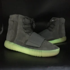 Hypeyourbeast Yeezy Boost 750 Light Grey 32 Hypeyourbeast Yeezy Boost 750 Light Grey