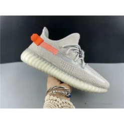 HypeYourBeast Adidas Yeezy Boost 350 V2 'Tail Light' 31 HypeYourBeast Adidas Yeezy Boost 350 V2 'Tail Light'
