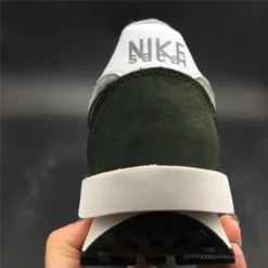 Hypeyourbeast Nike LD Waffle Sacai Dark Grey 26 Hypeyourbeast Nike LD Waffle Sacai Dark Grey