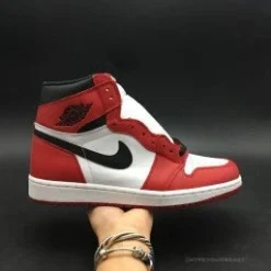 HypeYourBeast Air Jordan 1 Retro High OG 'Chicago'