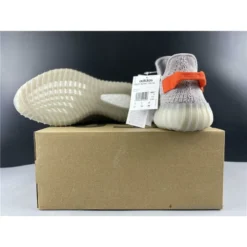 HypeYourBeast Adidas Yeezy Boost 350 V2 'Tail Light' 27 HypeYourBeast Adidas Yeezy Boost 350 V2 'Tail Light'