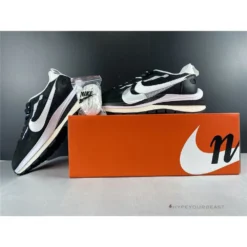 Hypeyourbeast Sacai X Nike Pegasus Vaporfly Black 33 Hypeyourbeast Sacai X Nike Pegasus Vaporfly Black