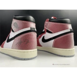 Hypeyourbeast Trophy Room X Air Jordan 1 High OG 31 Hypeyourbeast Trophy Room X Air Jordan 1 High OG