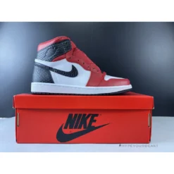 Hypeyourbeast Air Jordan 1 Retro High Snake Chicago Satin 35 Hypeyourbeast Air Jordan 1 Retro High Snake Chicago Satin