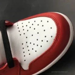 HypeYourBeast Air Jordan 1 Retro High OG 'Chicago'