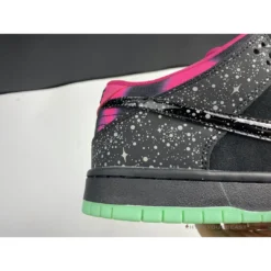 Hypeyourbeast Nike SB Dunk Low Premium Anthracite/Black-Pink Force Crystal Mint