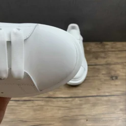 HypeYourBeast Alexander McQueen White / Purple A. Mcqueen 26 HypeYourBeast Alexander McQueen White / Purple A. Mcqueen