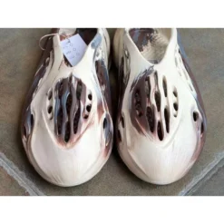 HypeYourBeast Adidas Yeezy Foam RUNNER MX 'Cream Clay'