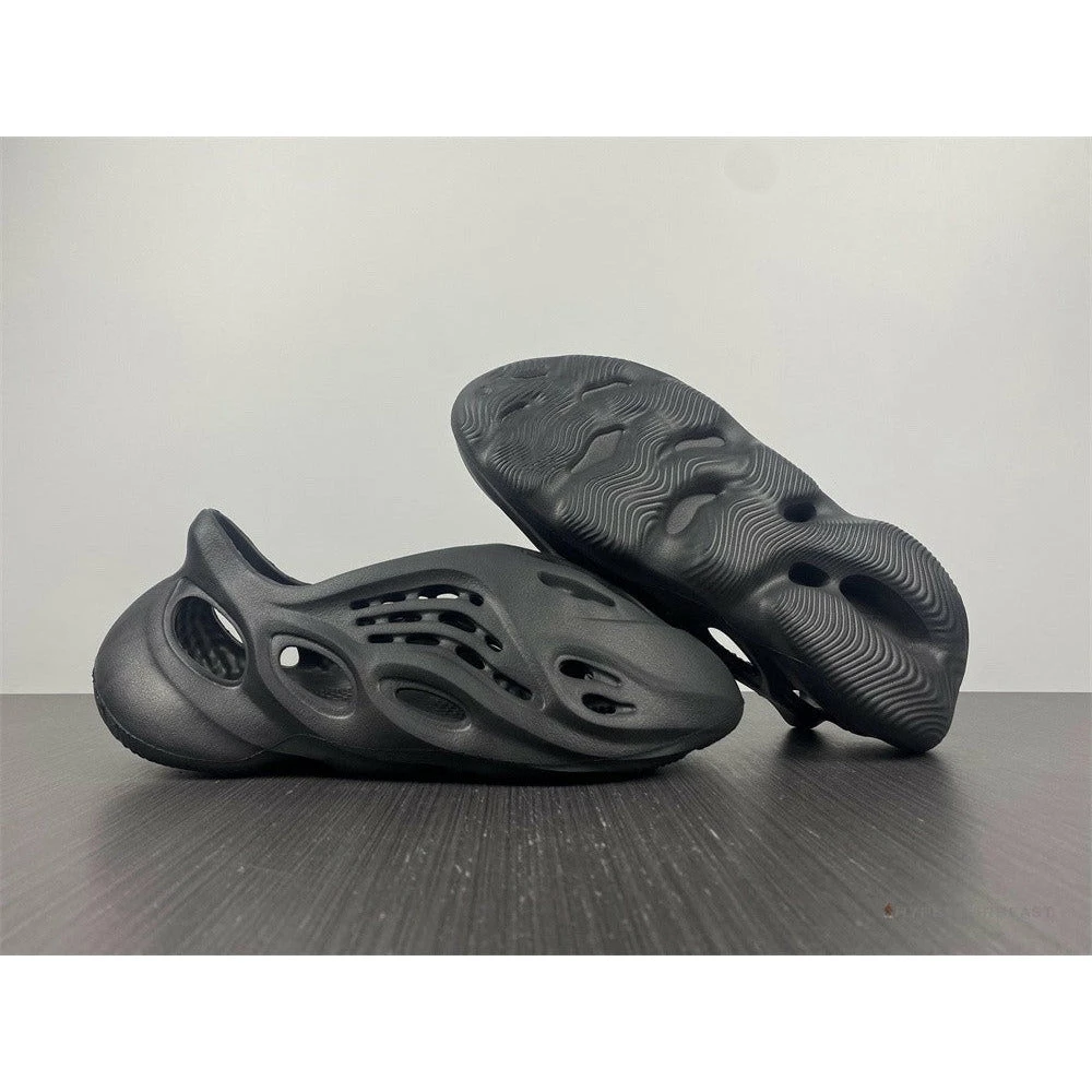 Hypeyourbeast Yeezy Foam Runner Black 1 Hypeyourbeast Yeezy Foam Runner Black