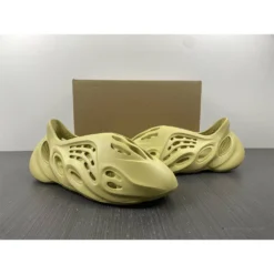 Hypeyourbeast Yeezy Foam Runner 'Yellow' 18 Hypeyourbeast Yeezy Foam Runner 'Yellow'