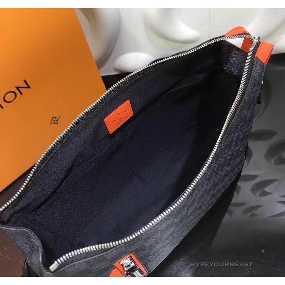 Hypeyourbeast DAMIER COBALT RACE DISCOVERY MESSENGER PM 4 Hypeyourbeast DAMIER COBALT RACE DISCOVERY MESSENGER PM