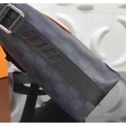 Hypeyourbeast DAMIER COBALT RACE DISCOVERY MESSENGER PM 19 Hypeyourbeast DAMIER COBALT RACE DISCOVERY MESSENGER PM