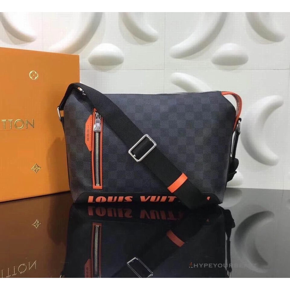 Hypeyourbeast DAMIER COBALT RACE DISCOVERY MESSENGER PM 9 Hypeyourbeast DAMIER COBALT RACE DISCOVERY MESSENGER PM