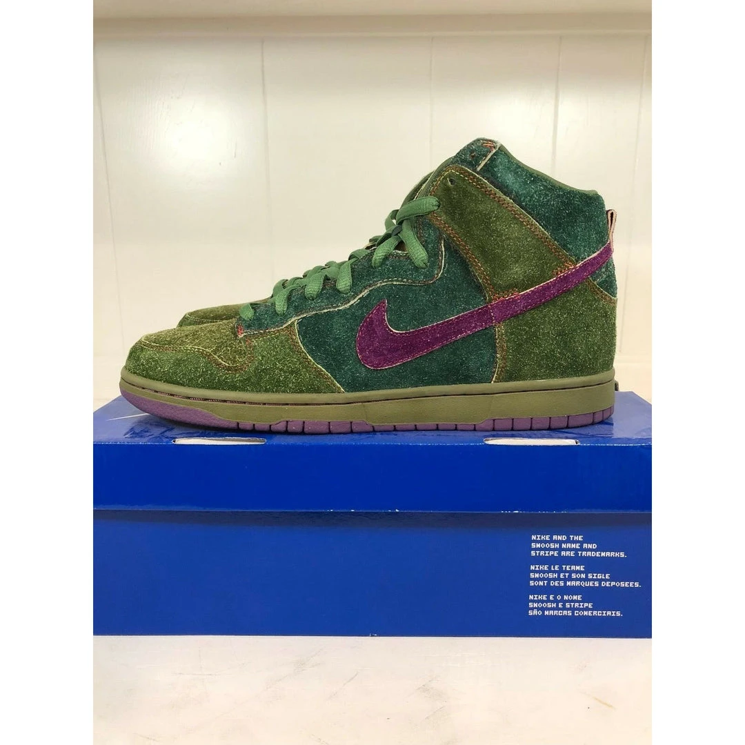 Hypeyourbeast Nike SB Dunk High Skunk 420 6 Hypeyourbeast Nike SB Dunk High Skunk 420