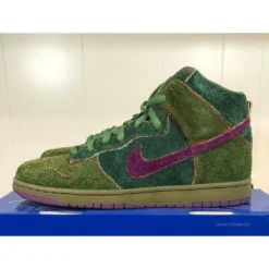 Hypeyourbeast Nike SB Dunk High Skunk 420