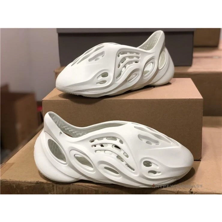 Hypeyourbeast Yeezy Foam Runner White 5 Hypeyourbeast Yeezy Foam Runner White