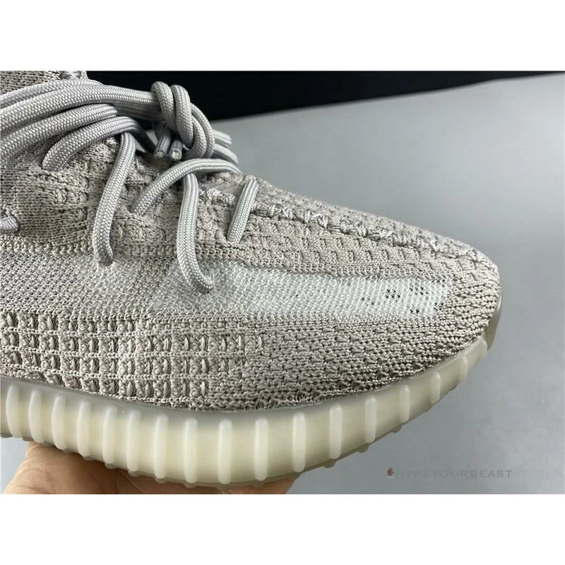 HypeYourBeast Adidas Yeezy Boost 350 V2 'Tail Light' 16 HypeYourBeast Adidas Yeezy Boost 350 V2 'Tail Light'