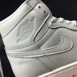 Hypeyourbeast Air Jordan 1 Retro High OG 'Sail' 40 Hypeyourbeast Air Jordan 1 Retro High OG 'Sail'