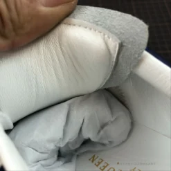 HypeYourBeast Alexander McQueen White / Navy 32 HypeYourBeast Alexander McQueen White / Navy