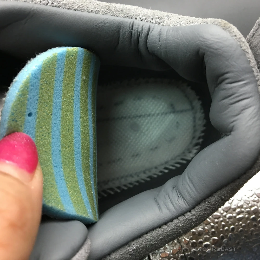 Hypeyourbeast Jordan 4 X KAWS Gray 12 Hypeyourbeast Jordan 4 X KAWS Gray