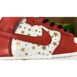 Hypeyourbeast Nike Dunk High X Supreme Red 37 Hypeyourbeast Nike Dunk High X Supreme Red